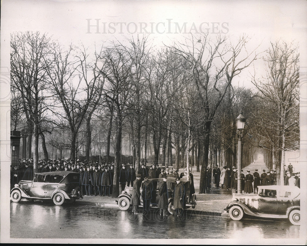 1938 Press Photo Police Guard Hotel Crillon where Nazi Foreign Minister stayed- Historic Images