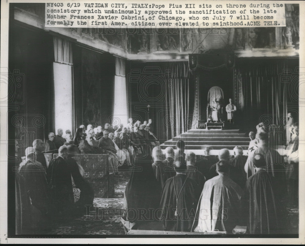 1946 Press Photo Pope Pius XII sits on throne during the Consistory - neb69500- Historic Images