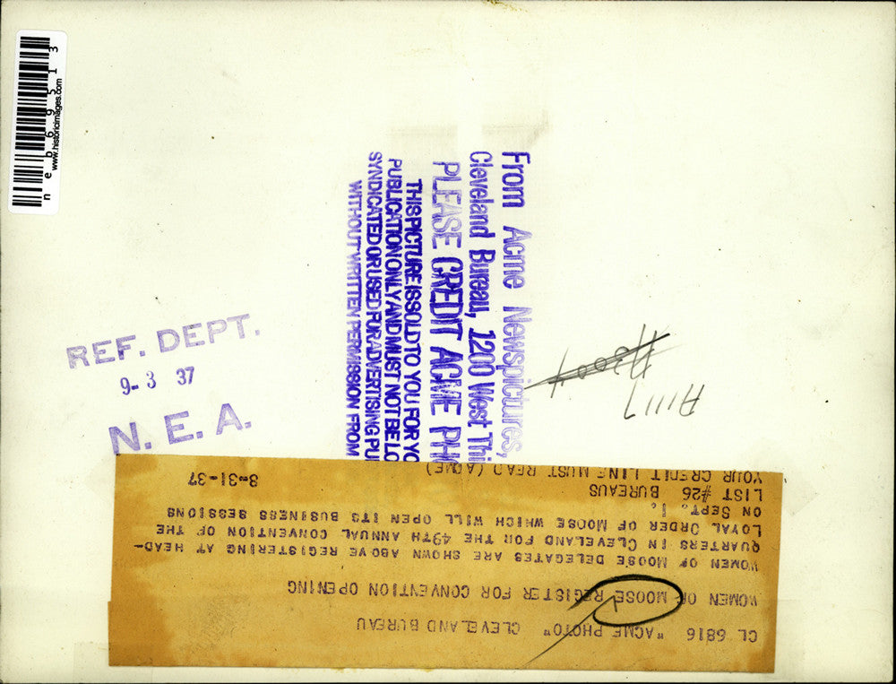 1937 Press Photo Women of Moose Delegates registered in Cleveland Convention