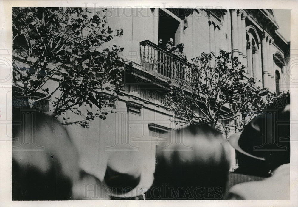 1940 Press Photo Pres. Carlos Quintanilla speaks to Bolivians after revolt fails- Historic Images