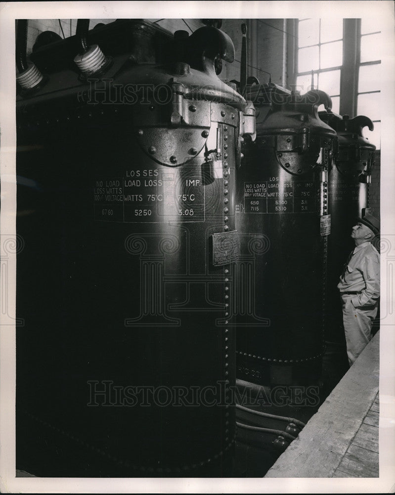 Load image into Gallery viewer, 1954 Press Photo GE power transformers at Silverton Station of W Colo. Power Co
