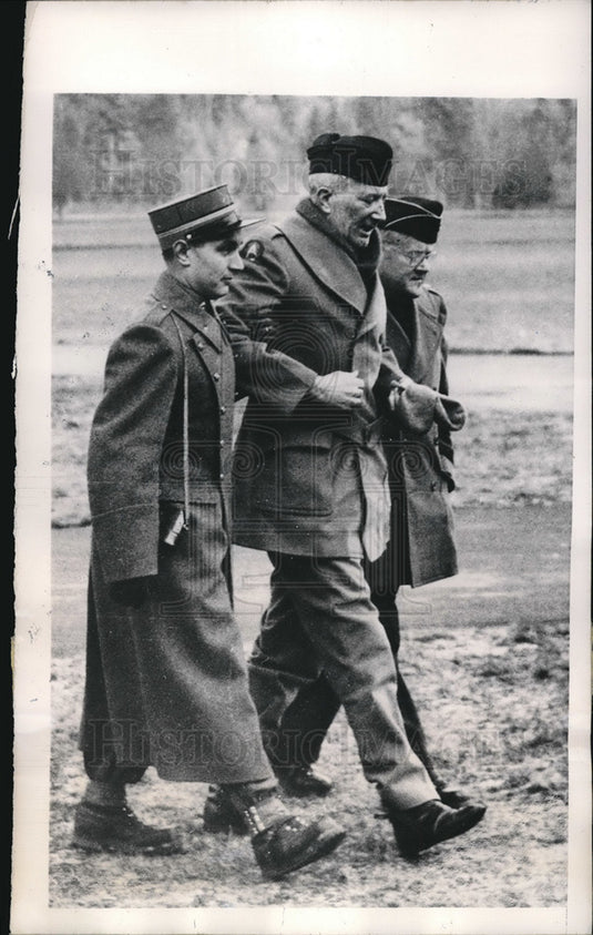 1946 Press Photo Colonel William McMahon Rescued  from Alpine Glacier- Historic Images