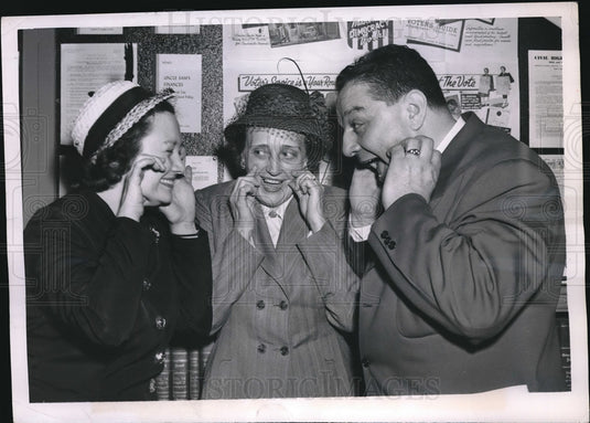1950 Press Photo School of Politics, John Grosa, Mrs. Prickett, Catherin Scoman