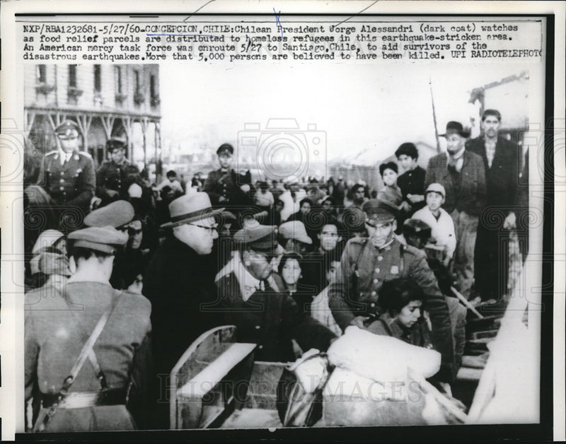 Load image into Gallery viewer, 1960 Press Photo Chilean President Jorge Alessandri with Earthquake Victims

