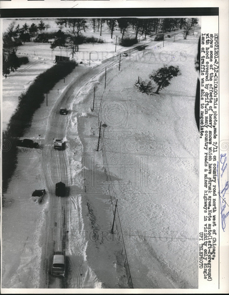 1969 Press Photo Heavy Snow on Country Road in North West of Chicago
