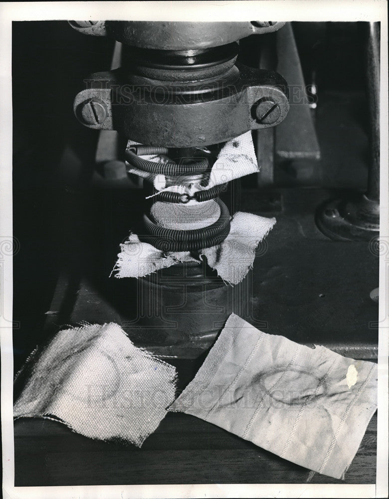1946 Press Photo Scientific Research exhaustive tests before product released- Historic Images