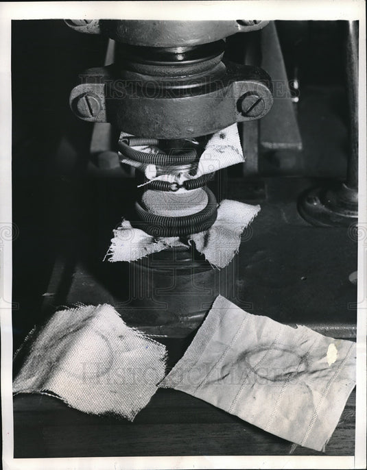 1946 Press Photo Scientific Research exhaustive tests before product released- Historic Images