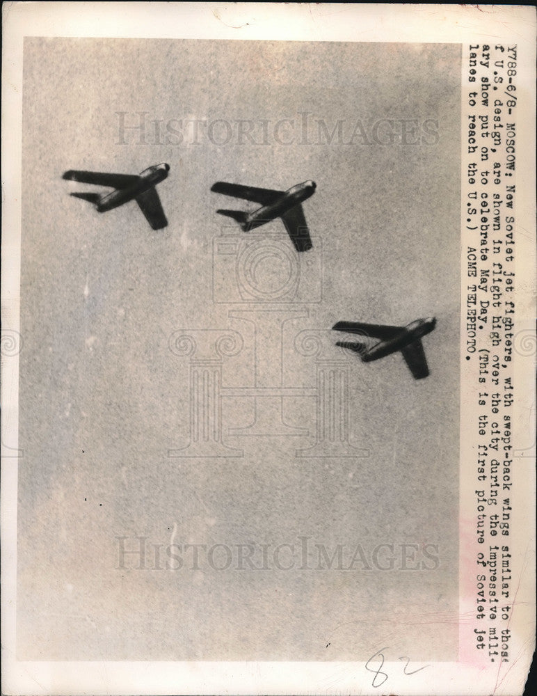 Load image into Gallery viewer, 1949 Press Photo Soviet Fighter Jets Similar to US Design - neb73333
