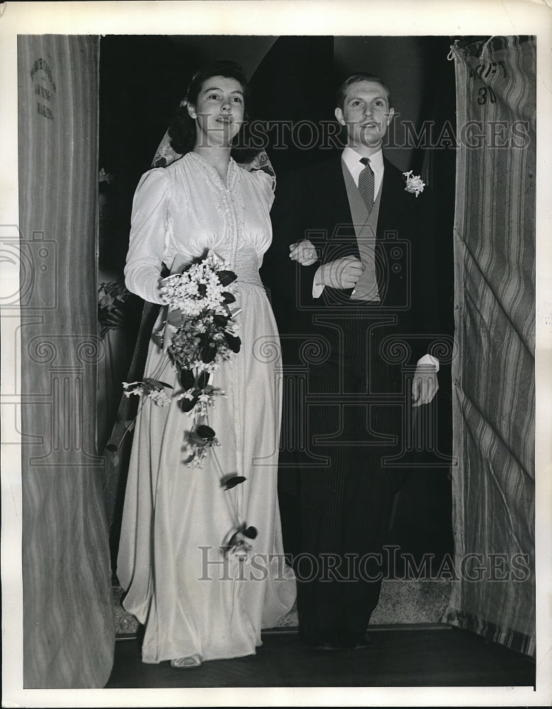 Load image into Gallery viewer, 1941 Press Photo Pres niece Eleanor Roosevelt weds Edward Elliot ,Dedham, Mass

