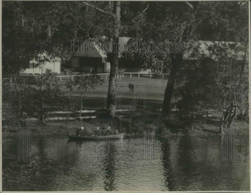 Load image into Gallery viewer, 1924 Press Photo Rowboat On Lake In Sydney Australia
