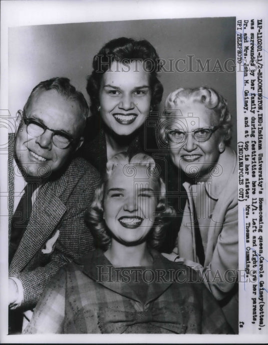 1958 Press Photo Indiana Univ. Homecoming Queen Carole Gainey and Family