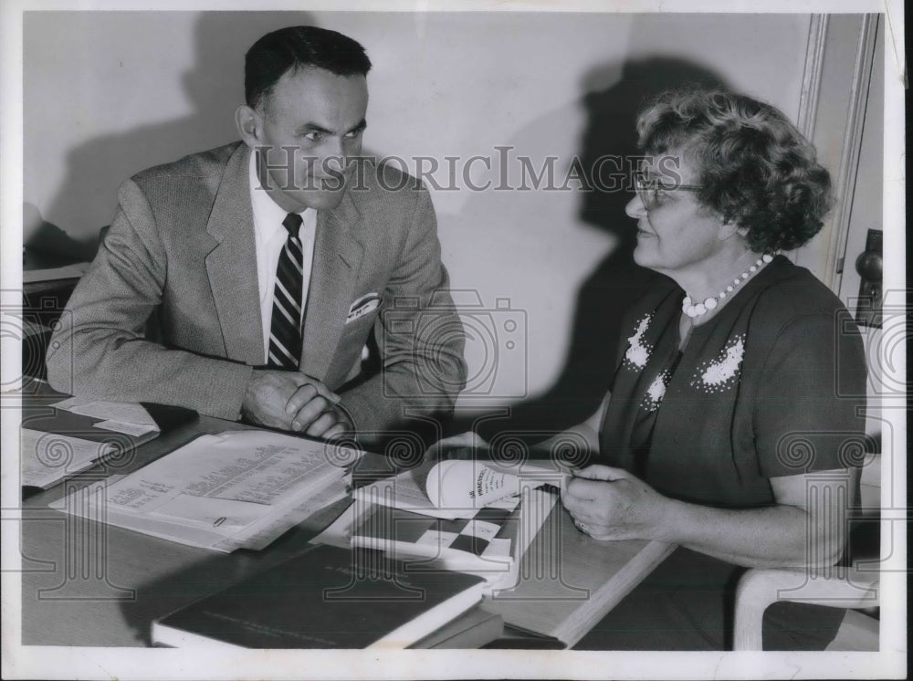 1959 Press Photo Eugene Myslenski Unit C Principal & Catherine Weller Teacher - Historic Images