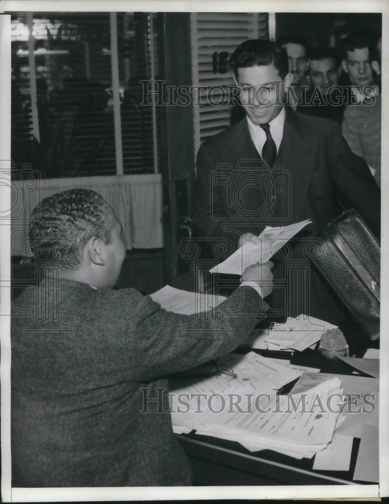 1941 Press Photo Attorney Joe Orloff Wins Fight to Join Army, Clerk C.S. Morris- Historic Images