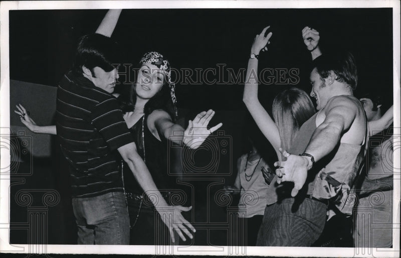 Load image into Gallery viewer, 1969 Press Photo Camielle Armstrong, Dale Gray Billy JO Birchfield
