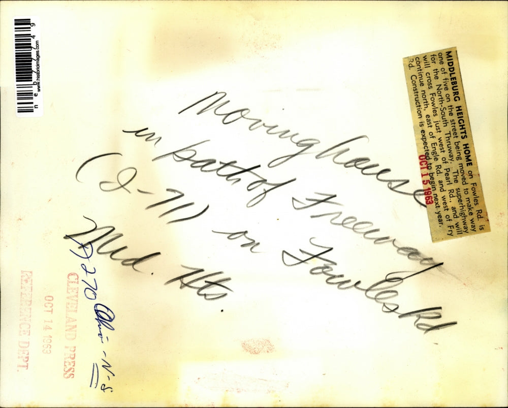 1963 Press Photo Middleburg Hgts home on hyway in Cleveland, Ohio