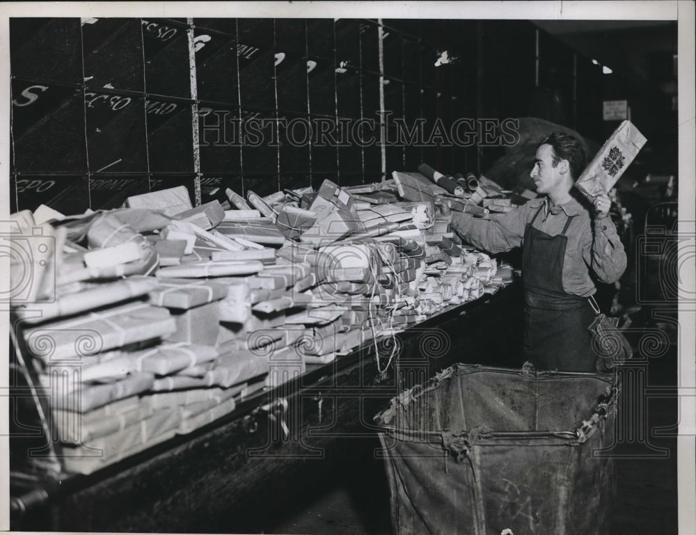 1953 Press Photo New York City general post Office Employees - Historic Images