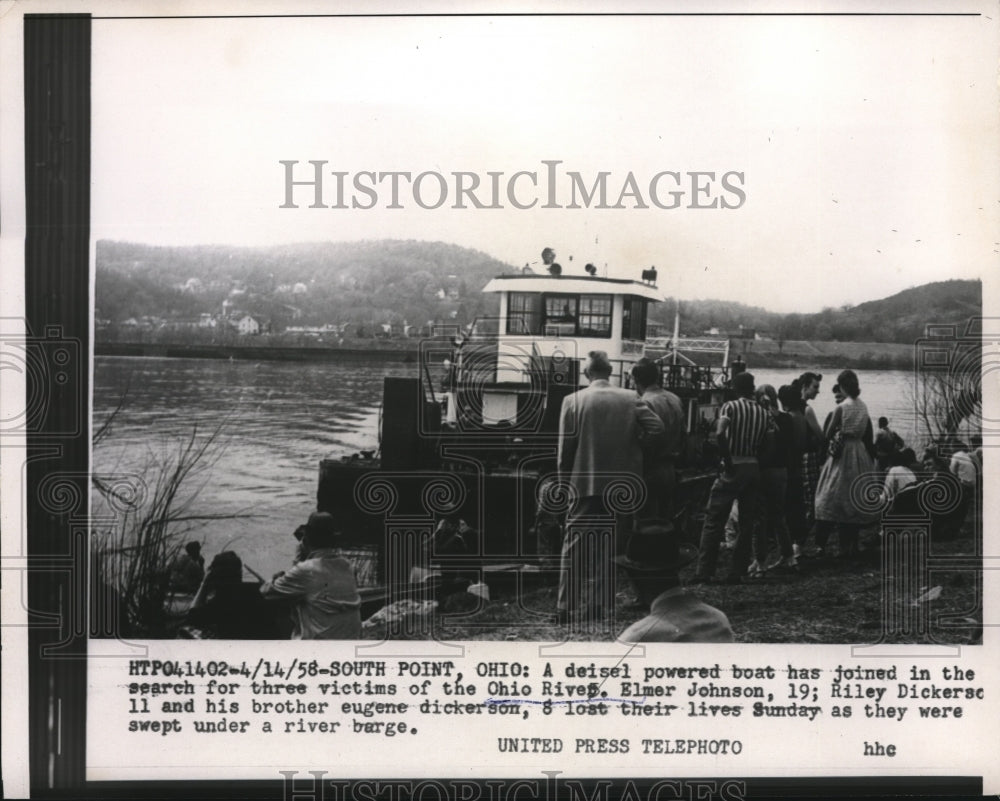 1958 Press Photo search for 3 boys who were swept under barge in Ohio River- Historic Images