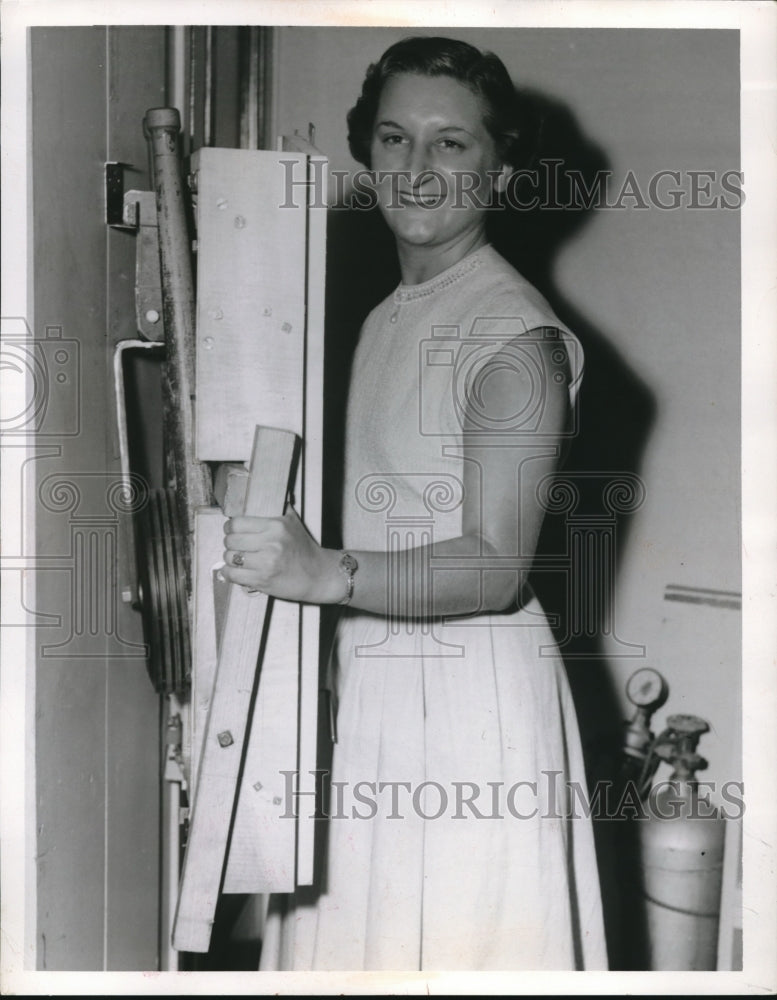 1954 Press Photo Rat Factor Tuk-A0Wa - Historic Images