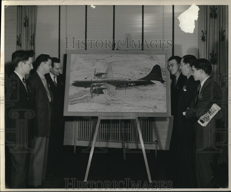 Load image into Gallery viewer, 1945 Press Photo AAF B-29 from Cleveland bomber plant, Underwood,Dorsey,Lerch
