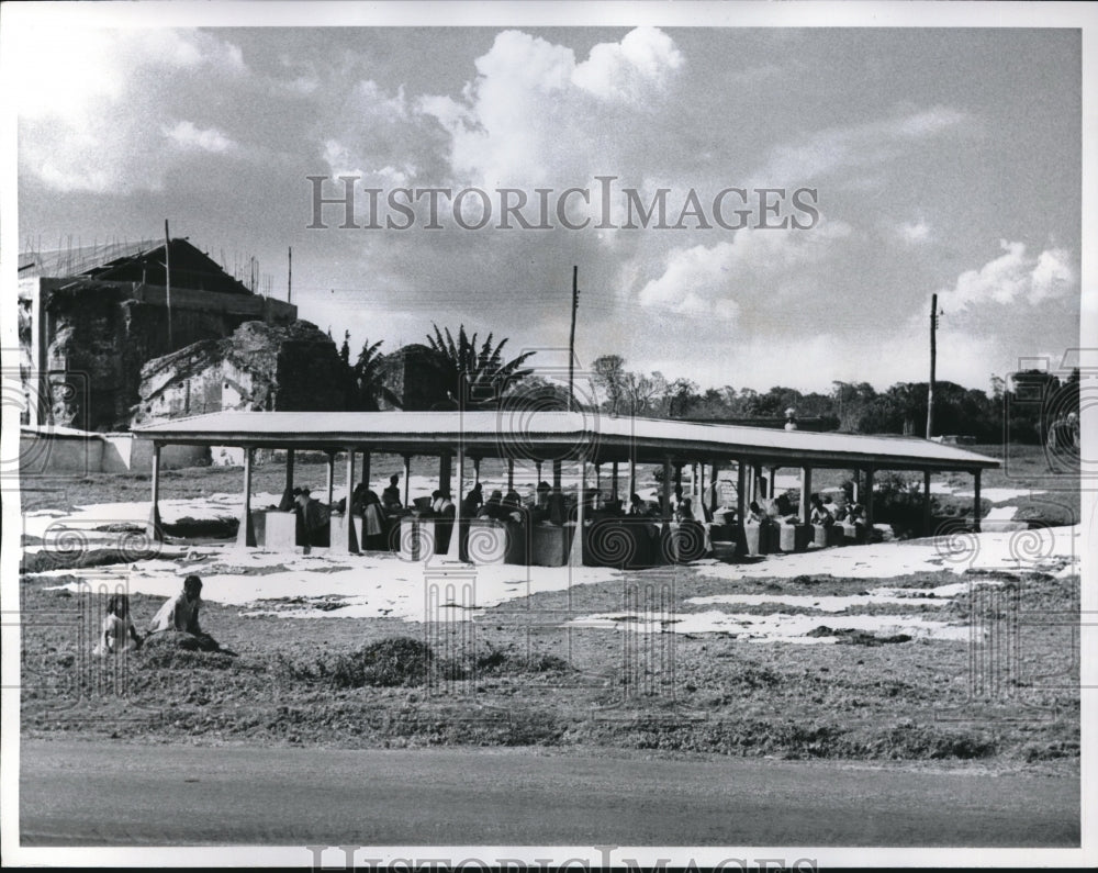 1960 Press Photo Commercial Laundry Opened in Rural Guatemala