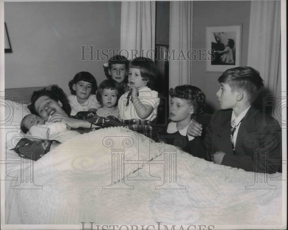 Press Photo Mary, Joanne Mary Hellen Rosemary Michelle Kathleen William Keean- Historic Images