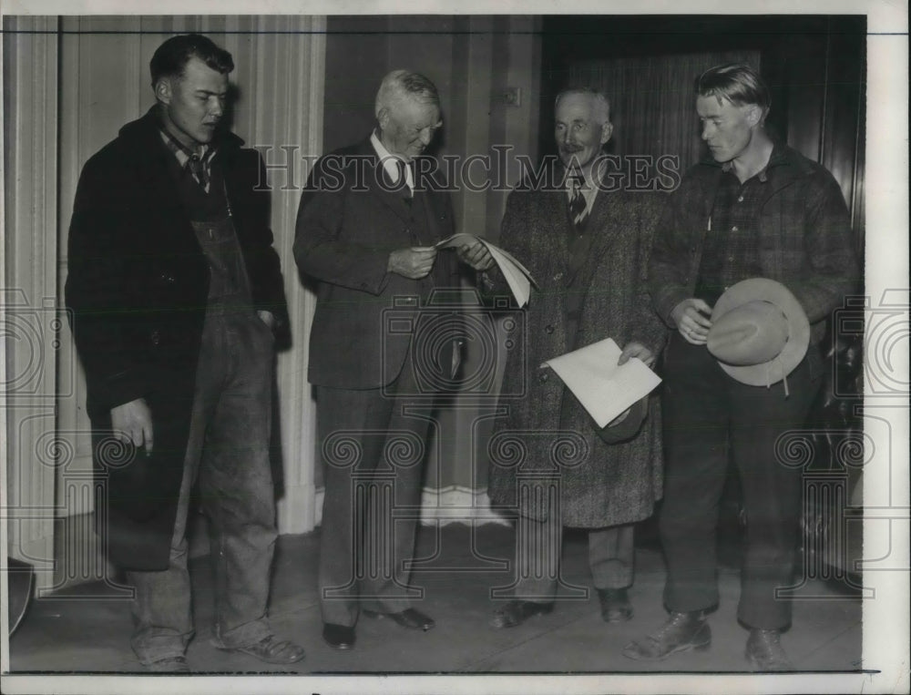 1932 Press Photo National Farmers Relief Conference George Csper, Speaker Garner