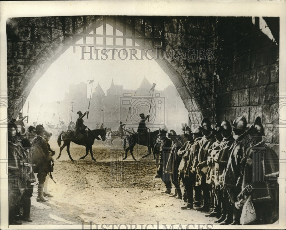 1928 Press Photo The Parade Of The Knights Of The Tournament The Stonegateway