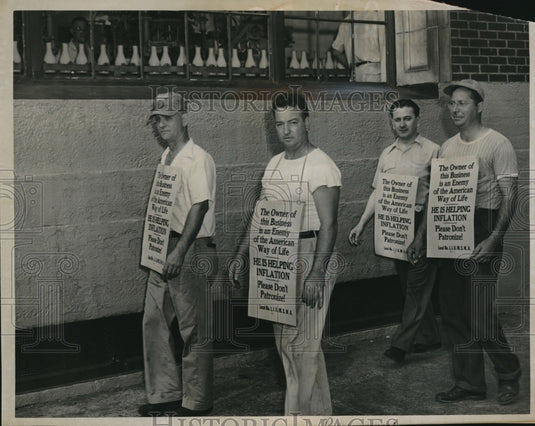 1946 Press Photo Supplee Milk Plant Protest Milk price Increases - Historic Images