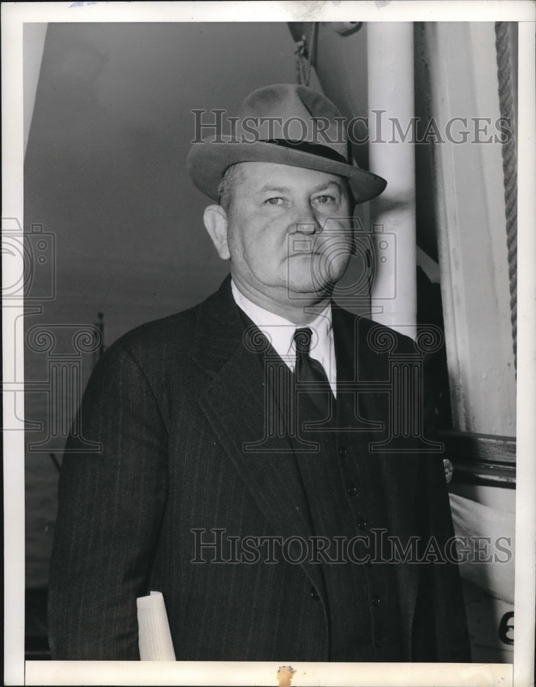 1941 Press Photo James C Russell of Long Beach, Cal. to help Portugal search oil- Historic Images