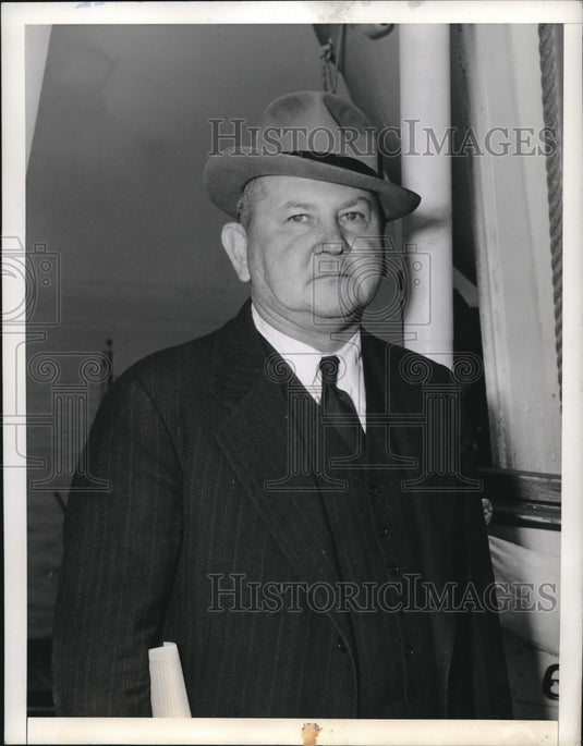 1941 Press Photo James C Russell of Long Beach, Cal. to help Portugal search oil- Historic Images