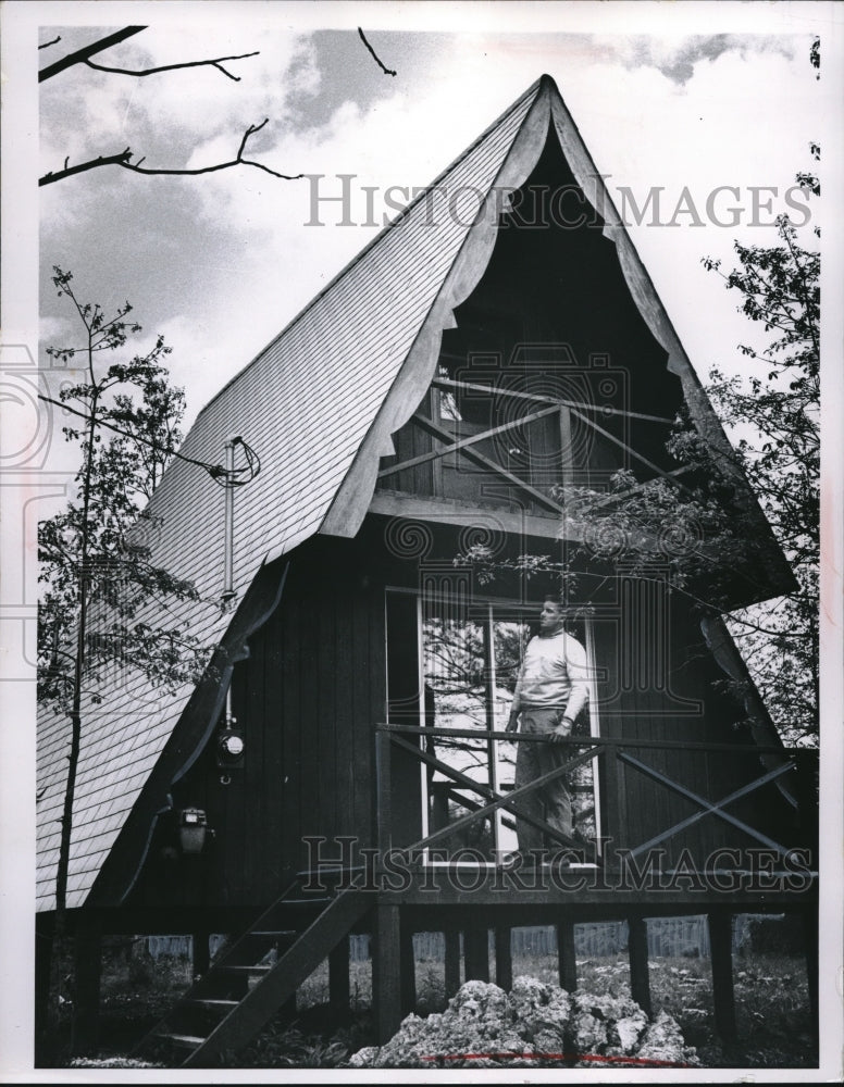 1966 Press Photo Albert Wribley at Plaean Lake and Park - neb87536