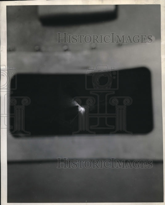 1944 Press Photo Welders-Eye View AB White Welding Engineer- Historic Images