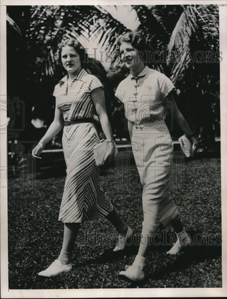 1936 Press Photo Misses Barbara and Betty West in Nassau- Historic Images