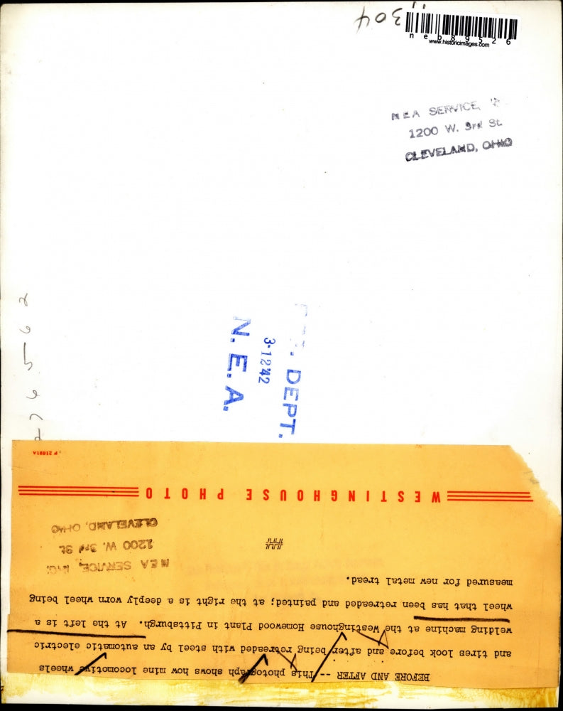 1942 Press Photo Automatic Electric Welding Machine Repairs Locomotive Wheela