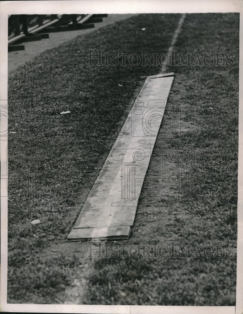 1936 Press Photo Mechanical Goal Posts at Yankee Stadium - Historic Images