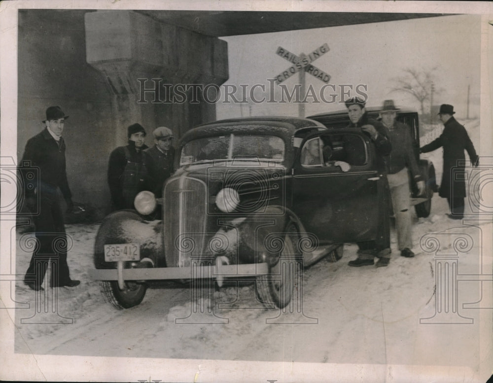 1937 Press Photo General Motors Plant Jack Smith - Historic Images