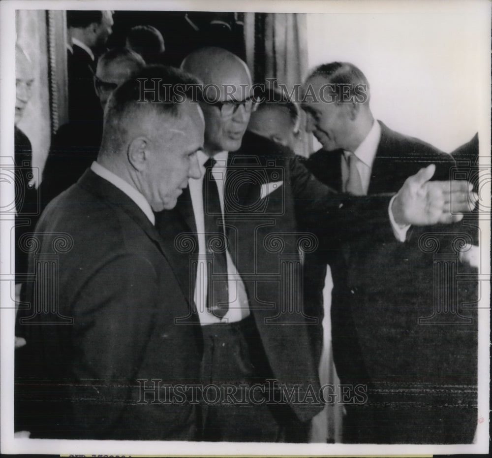 1966 Press Photo Soviet Premier Alexei Kosygin &amp; President Kekkonen of Finland- Historic Images