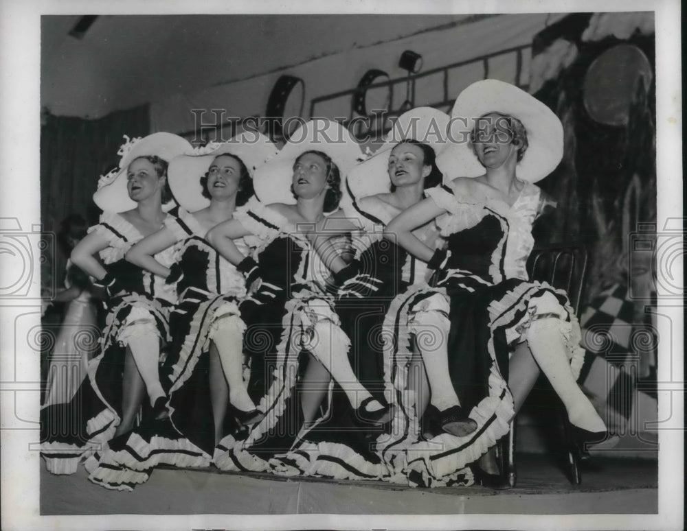 1938 Press Photo Floradora Girls Performance At Women&#39;s National Press Club- Historic Images