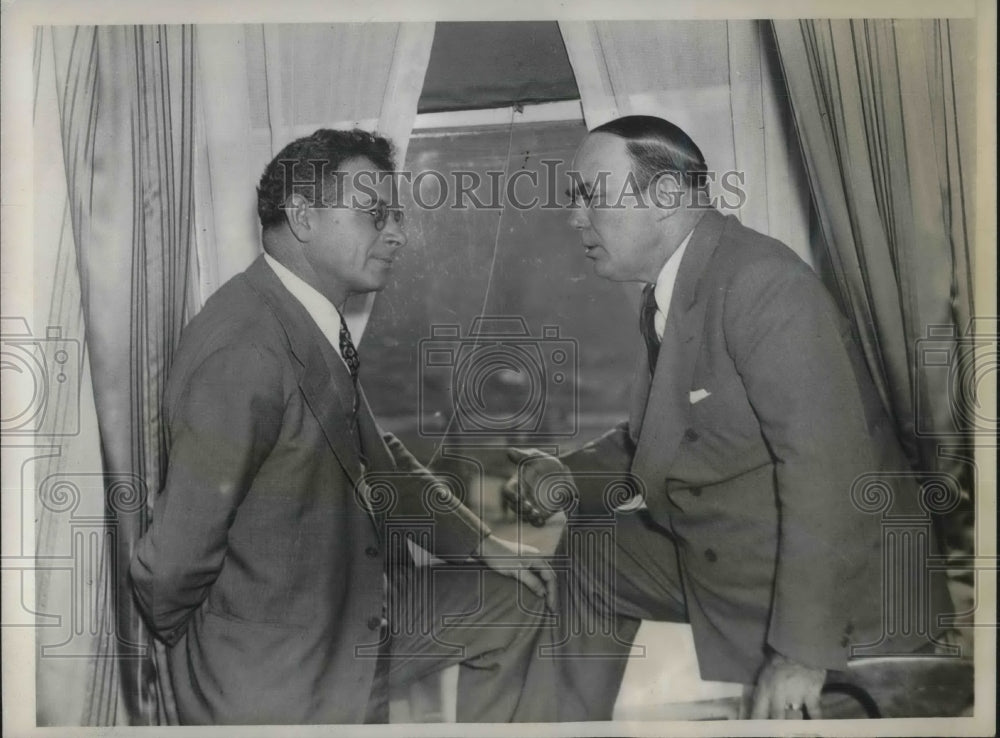 1937 Press Photo Sidney Hillman and Major George L. Berry Discuss Flint Strike- Historic Images