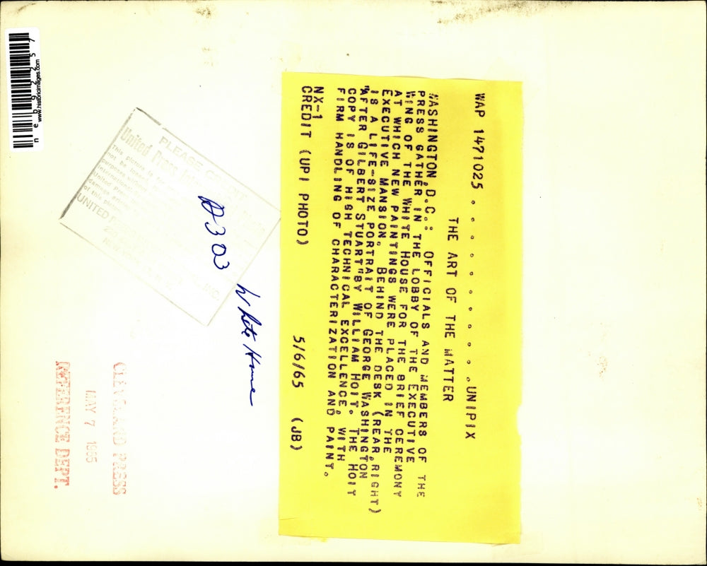 1965 Press Photo Members of the Press gather at the White House for the