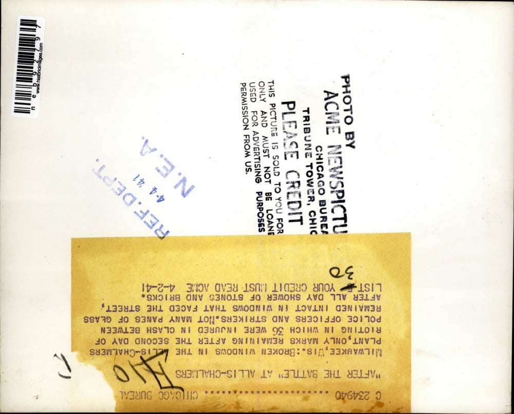 1941 Press Photo Broken Windows Allis-Chalmers Plant By Strikers Milwaukee, WI