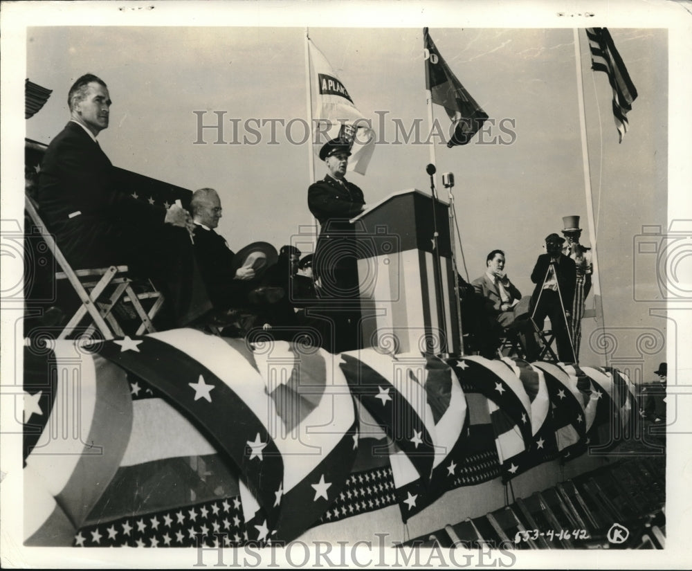 1942 Press Photo Maj MD Tremelin, US Army Rep at Goodyear Aircraft- Historic Images