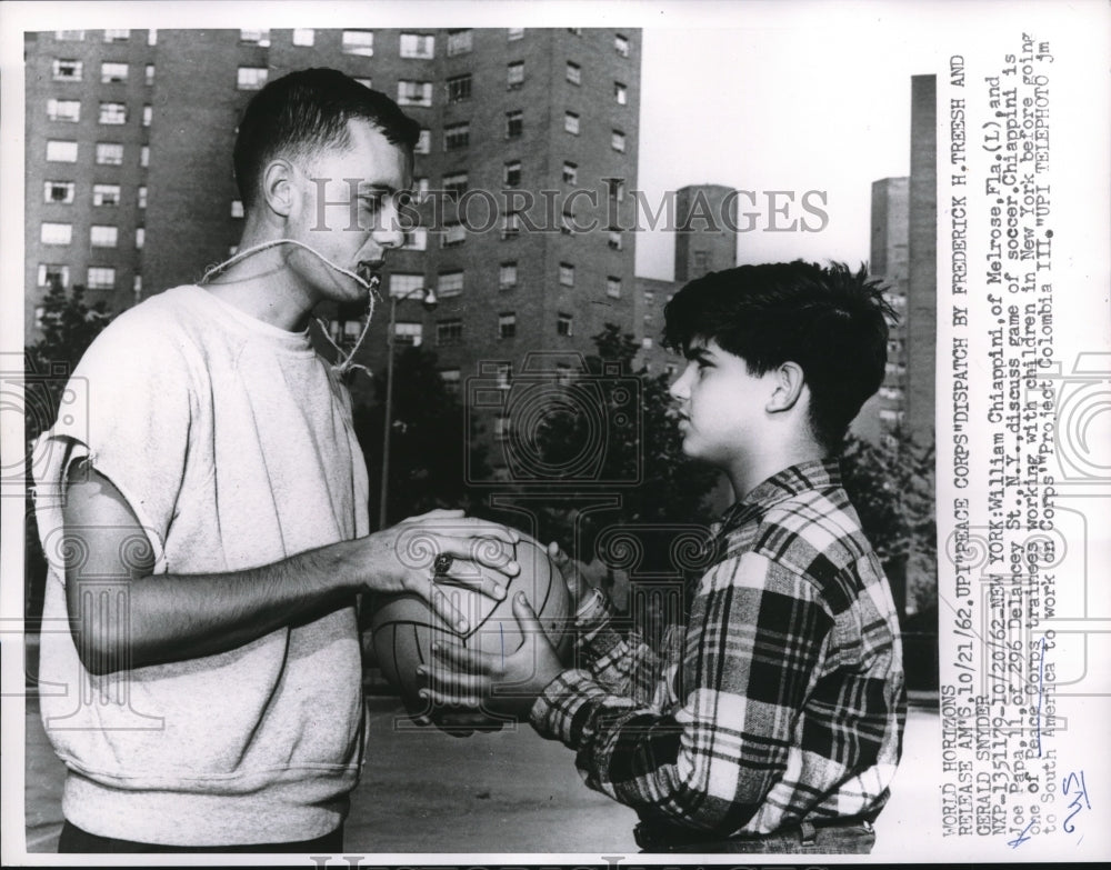 1962 Press Photo NYC, Wm Chiappini & Joe Papa discuss soccer- Historic Images