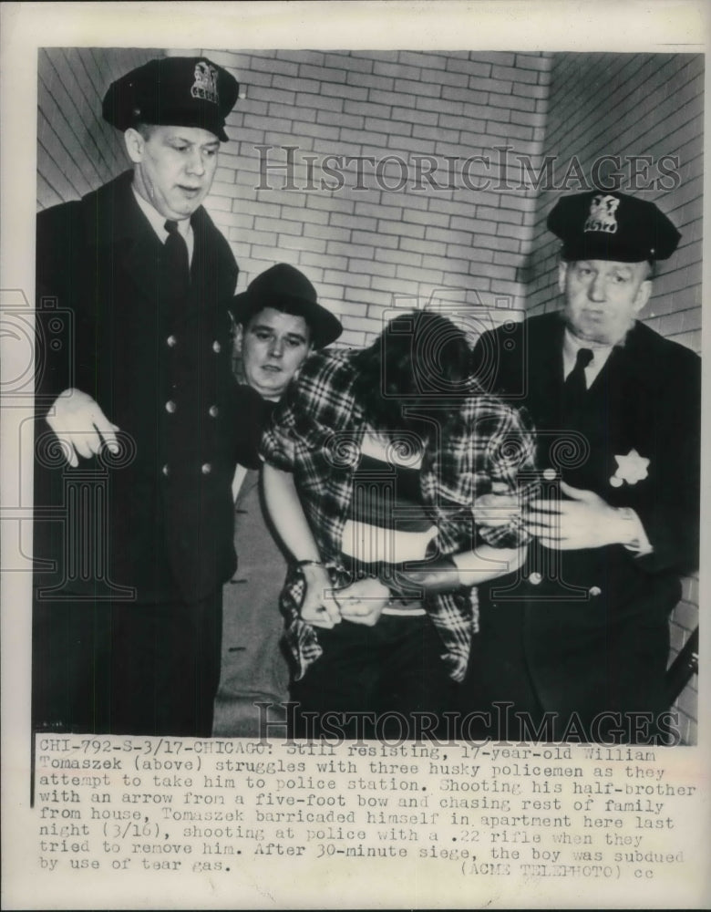 1948 Press Photo William tomaszek struggles with Policemen - Historic Images