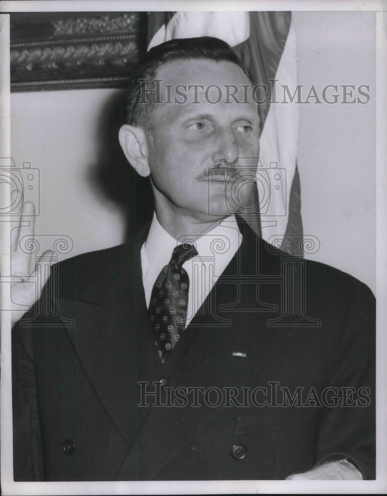 1955 Press Photo Julius E. Holmes - neb95618
