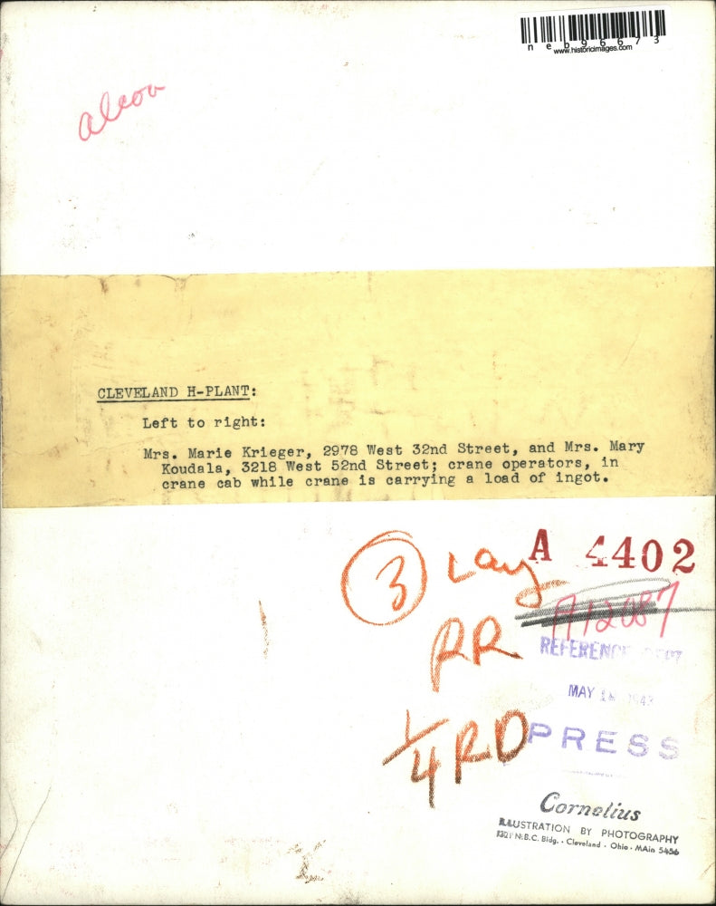 1947 Press Photo Mrs Marie Krieger, Mrs Mary Koudala, crane operators at ALCOA