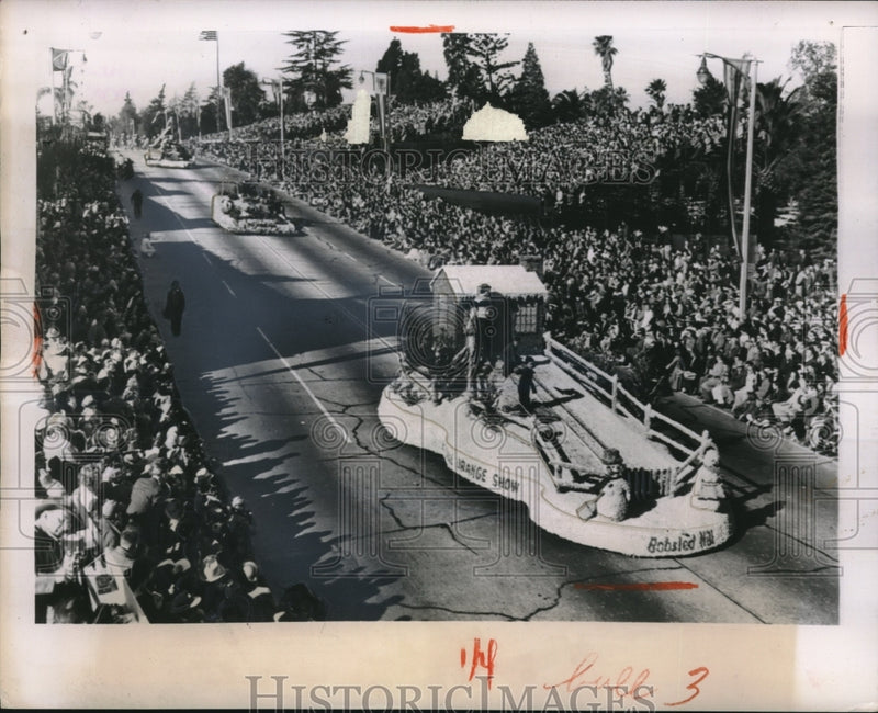 Load image into Gallery viewer, 1951 Press Photo Pasadena, Calif. 62nd Annual Tournament of Roses parade
