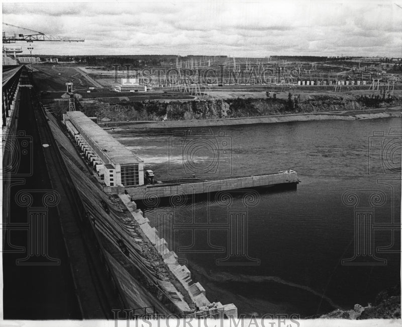 Load image into Gallery viewer, 1969 Press Photo Bratsk Dam From The Waters of Siberia's Angara River
