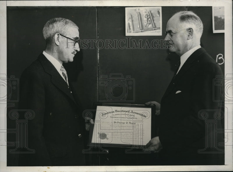 Load image into Gallery viewer, 1931 Press Photo Dr. John Kiffin Gives George Ryan Membership To Vocational Ass.
