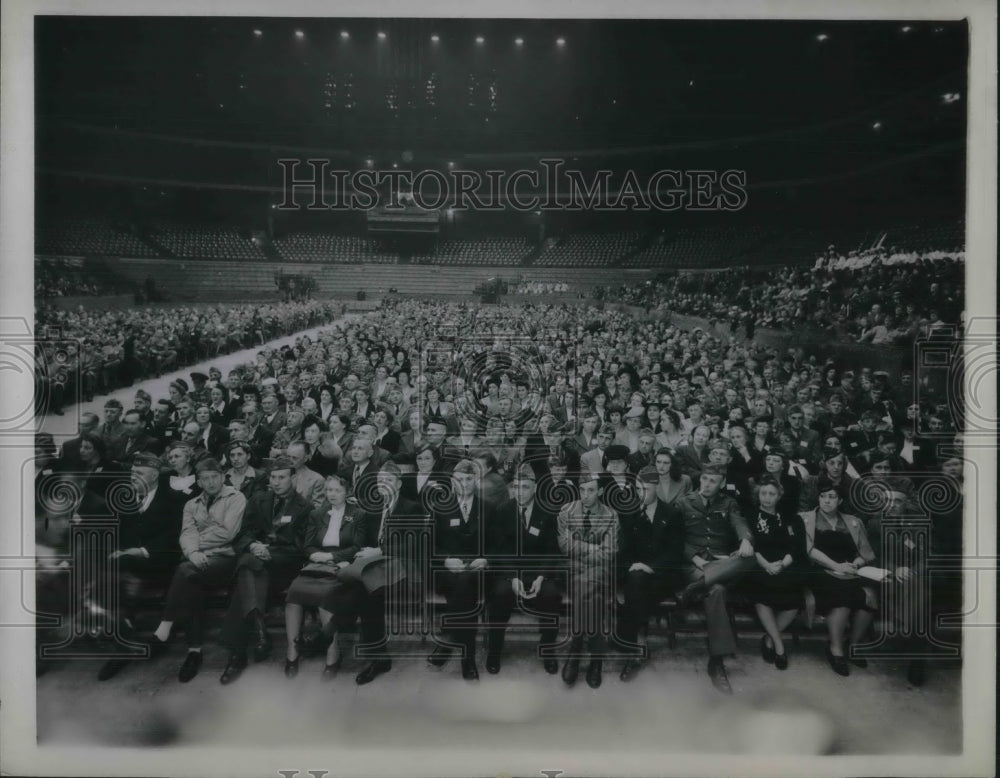 1945 Press Photo Chicago Stadium 46th National Encampment Veterans Foreign Wars- Historic Images